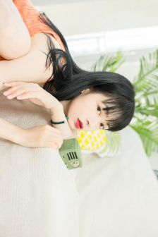 一面亲上边一面膜下边吡吡啦啦啦